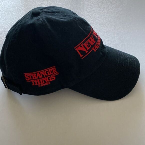 New York Yankees Stranger Things by 47 Black Adjustable Baseball Cap - Picture 2 of 5